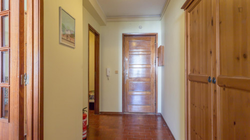 Single ensuite bedroom located near Porto's Universidade Lusíada