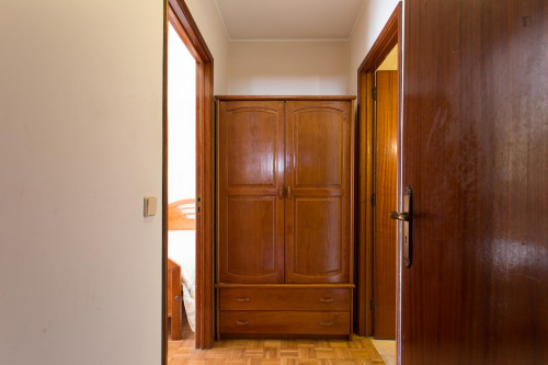 Single ensuite bedroom located near Porto's Universidade Lusíada - Gallery - 25