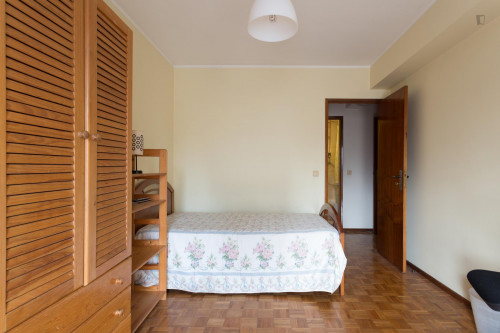 Single ensuite bedroom located near Porto's Universidade Lusíada - Gallery - 27