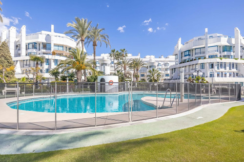 Marbella House PH85 With Pool - Gallery - 16