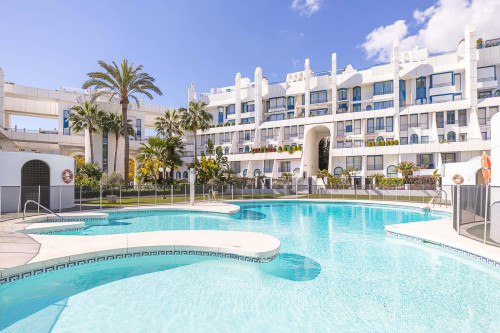 Marbella Pool House PH39 On Sea Shore