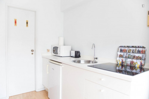 Perfect and comfy studio not far from Jardins do Palácio de Cristal - Gallery - 9