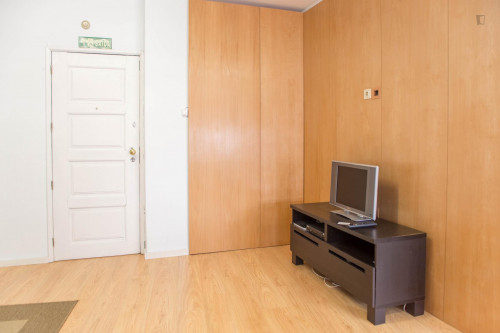 Perfect and comfy studio not far from Jardins do Palácio de Cristal - Gallery - 6