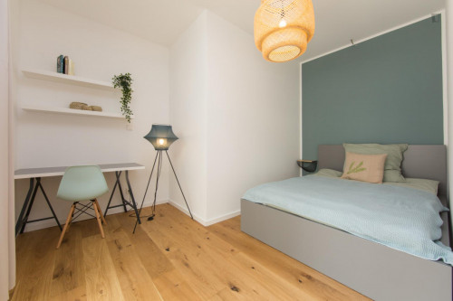 Double bedroom in 3-bedroom apartment