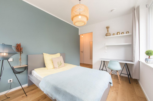 Double bedroom in 3-bedroom apartment