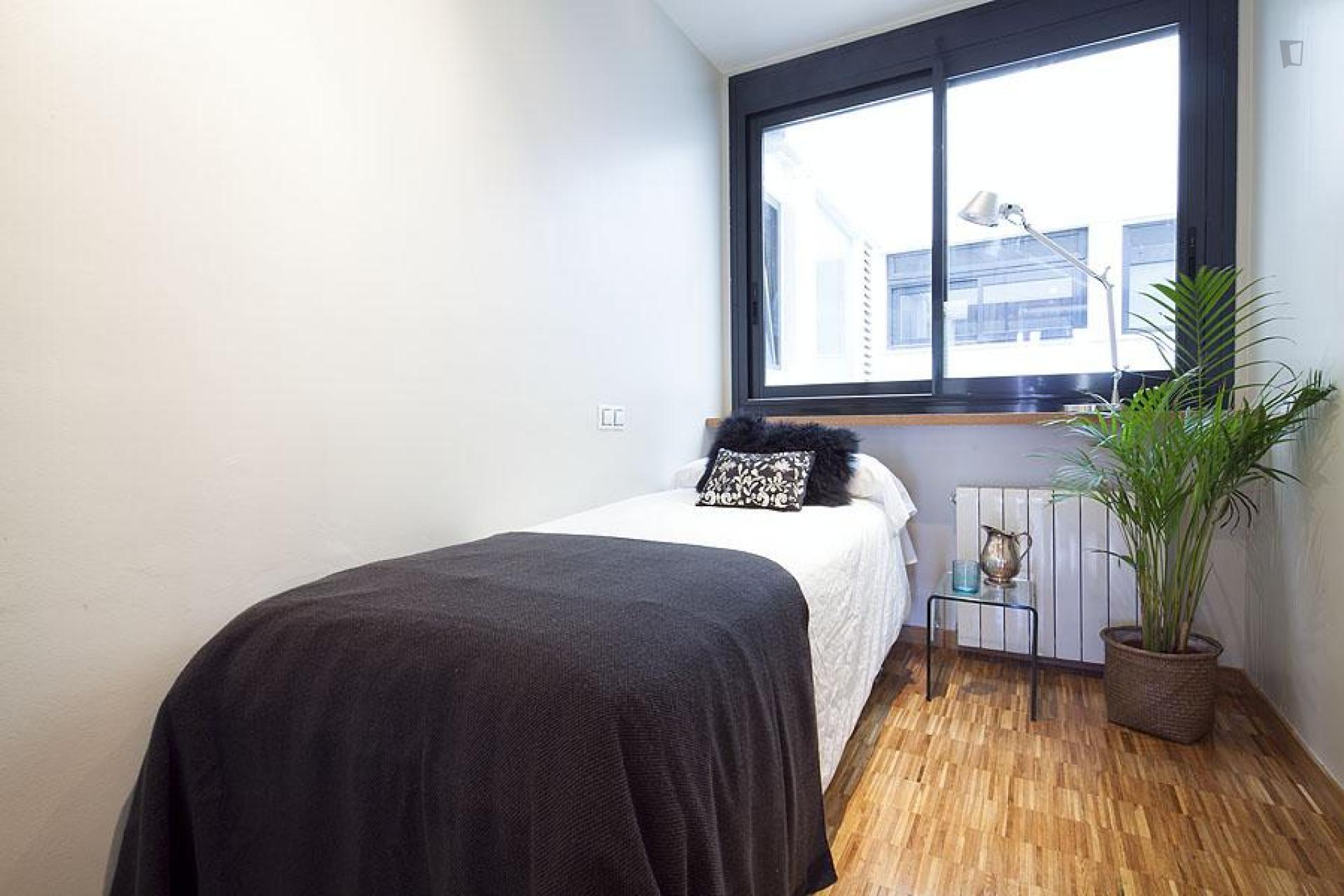 Cool 3-bedroom apartment in vibrant Sarrià-Sant Gervasi