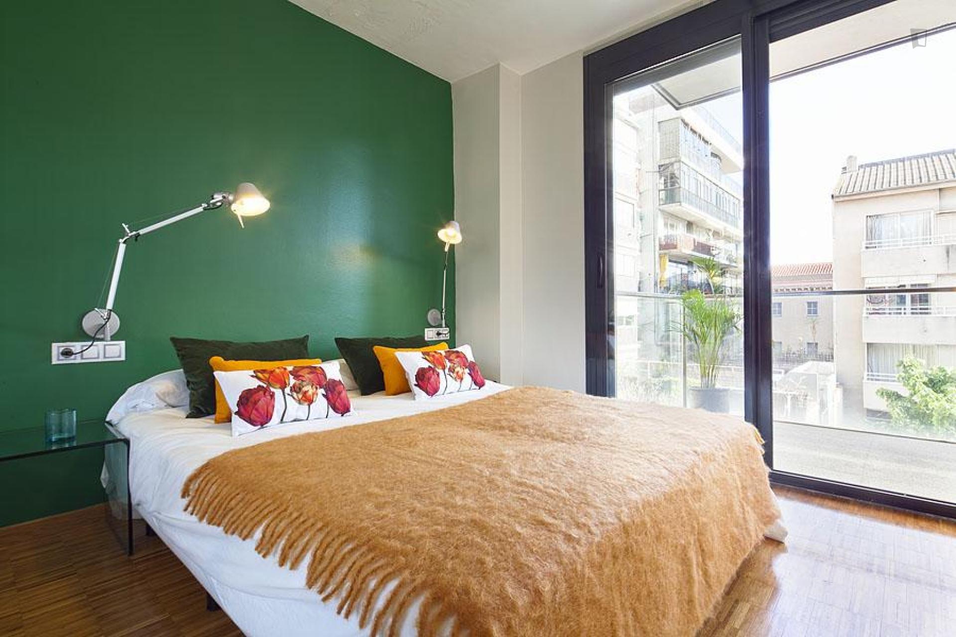 Cool 3-bedroom apartment in vibrant Sarrià-Sant Gervasi
