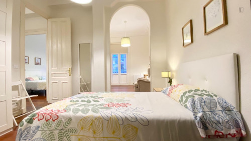Single bedroom in a 5-bedroom apartment near Abando metro station - Gallery - 9