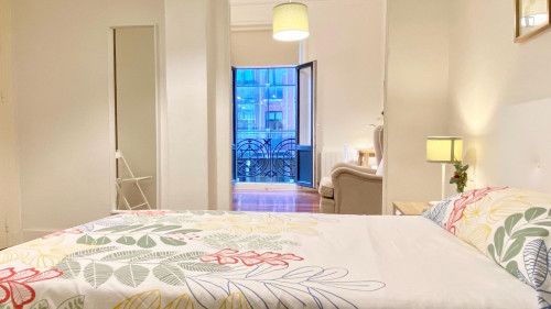 Single bedroom in a 5-bedroom apartment near Abando metro station