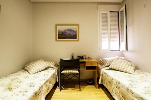 Twin bedroom in a 3-bedroom flat, in the Arapiles neighbourhood