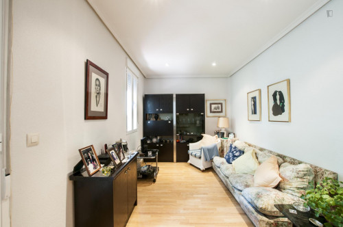 Twin bedroom in a 3-bedroom flat, in the Arapiles neighbourhood