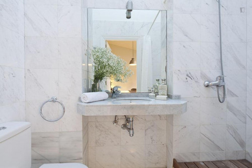 Stylish 2-bedroom apartment in Sarrià-Sant Gervasi