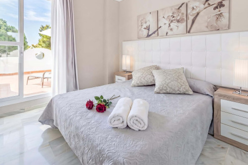 Marbella Resort 2 Pool Whirlpool Sauna - Gallery - 27