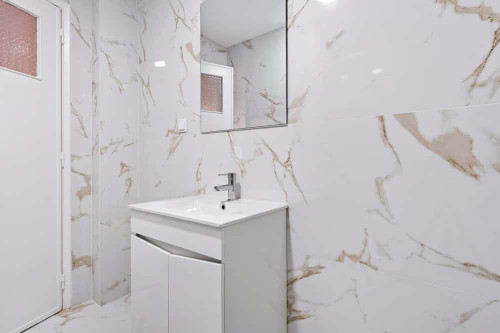 Room 1 - Rua António Aleixo 39 3D - Gallery - 18