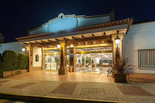 Marbella Resort 4 Pool Whirlpool Sauna - Gallery - 15