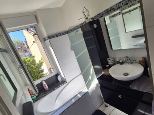 Room for rent in a private home