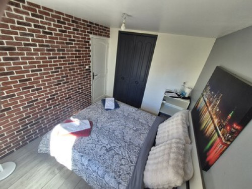 Room for rent in a private home