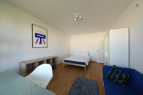 Bright double bedroom in a 4-Bedroom apartment, not far from Humboldt-Universität zu Berlin (Faculty of Mathematics and Natural Sciences)  - Gallery -  5