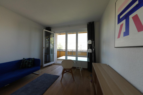 Bright double bedroom in a 4-Bedroom apartment, not far from Humboldt-Universität zu Berlin (Faculty of Mathematics and Natural Sciences)