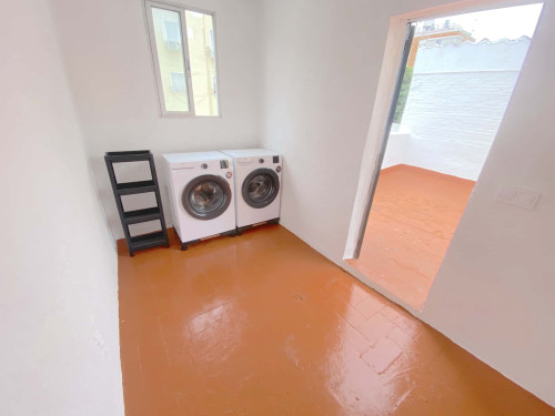 Suite near CENTER with private bathroom and terrace*, double bed, A/C, TV and WIFI