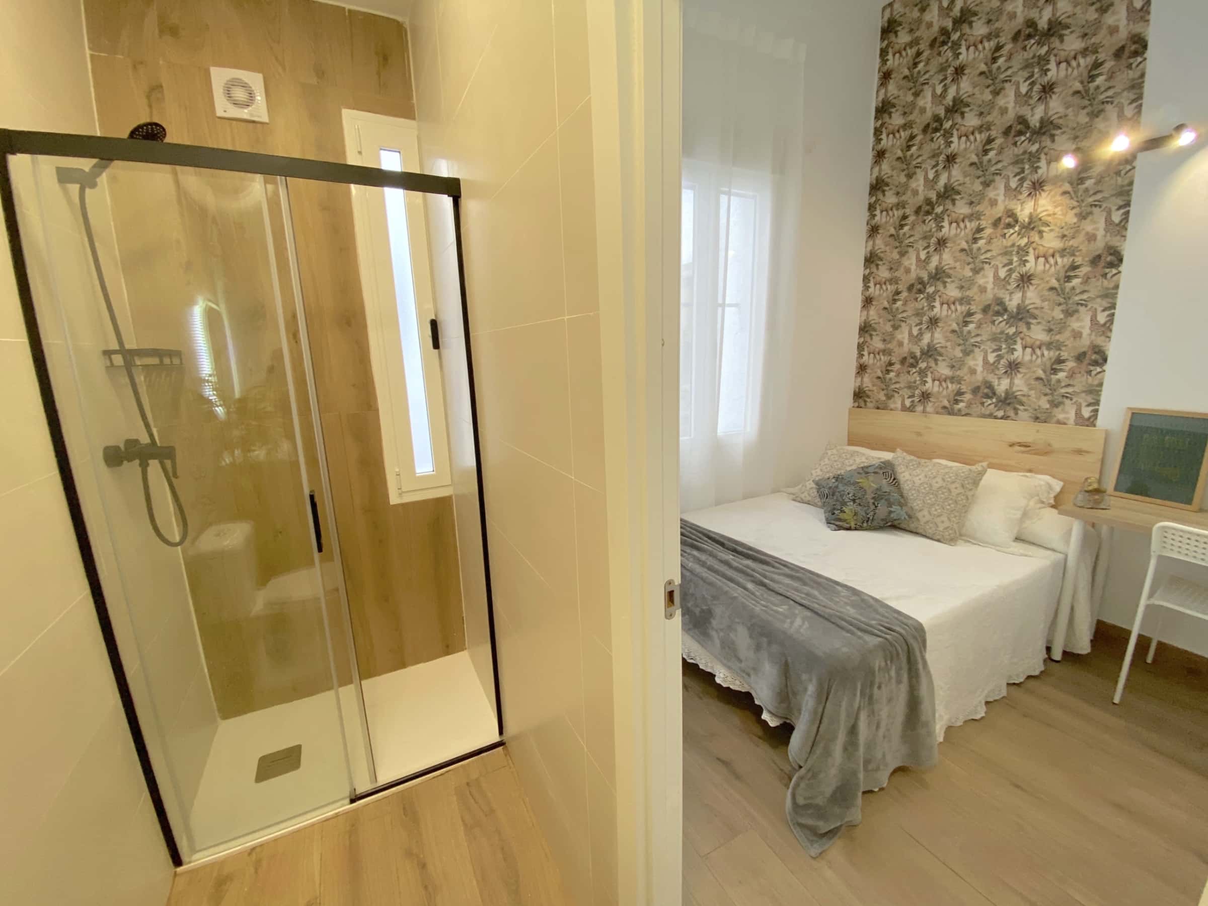  Suite Near CENTER With Private Bathroom And Terrace*, Double Bed, A/C, TV And WIFI  -  Suite near CENTER with private bathroom and terrace*, double bed, A/C, TV and WIFI  - Gallery -  2