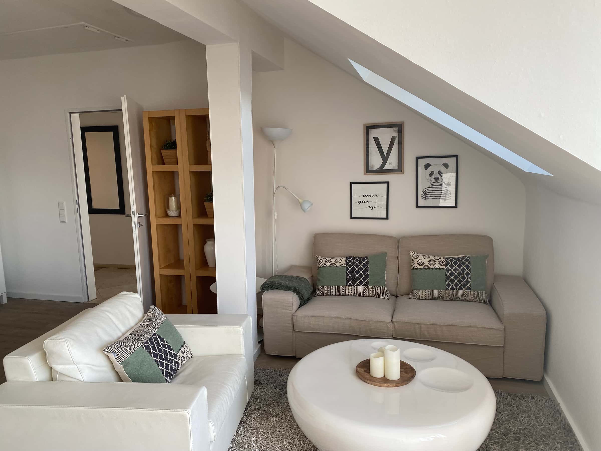  Wunderschöne Und Liebevoll 3 Zimmer Dachwohnung In Düsseldorf / Central And Quite 3 Room Loft Close   -  Wunderschöne und liebevoll 3 Zimmer Dachwohnung in Düsseldorf / Central and quite 3 Room Loft close to Old Town 15  - Gallery -  1