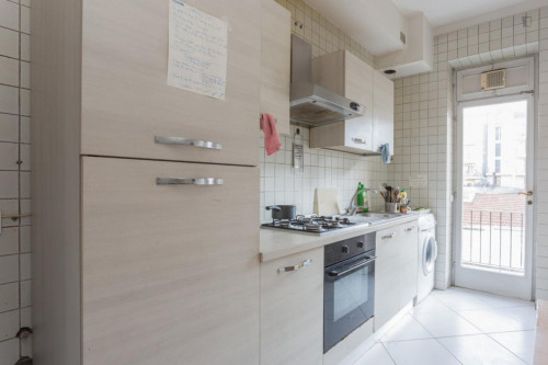 Elegant double bedroom close to Romolo metro station