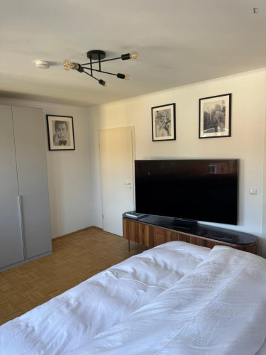 Bright studio near D-Staufenplatz metro