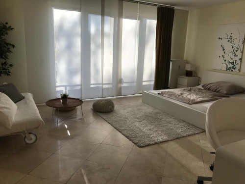 Ruhige großzügige Zwei-Zimmerwohnung mit zwei Balkonen 13  - Gallery -  5