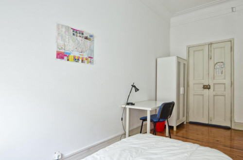 Single room in 6-bedroom apartment in central Campo Pequeno - Gallery - 20