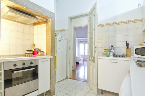Single room in 6-bedroom apartment in central Campo Pequeno - Gallery - 14
