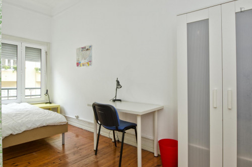 Single room in 6-bedroom apartment in central Campo Pequeno - Gallery - 21