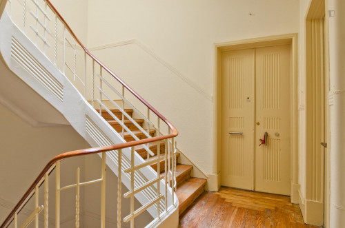 Single room in 6-bedroom apartment in central Campo Pequeno - Gallery - 5