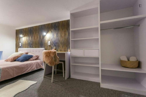 Welcoming double bedroom near the Danube river