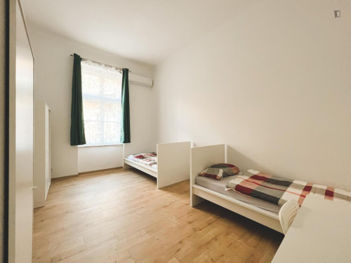 Bed in a comfy twin bedroom, in Újlipótváros  - Gallery -  2