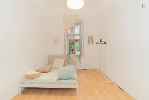 Nice double bedroom in the Palace District