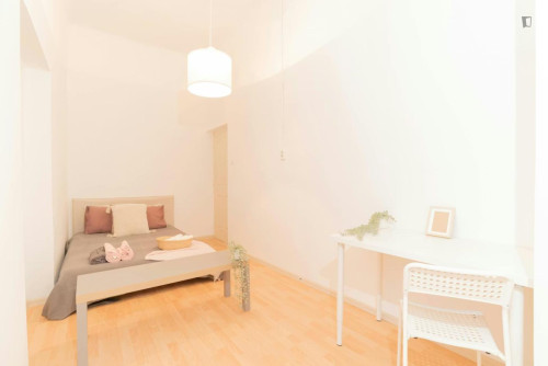 Big double bedroom in the Palace District