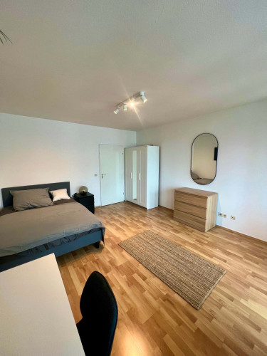 Leipartstraße 11 - 4 OG / Zimmer 1