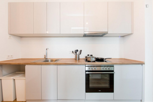 Double bedroom in 4-bedroom apartment