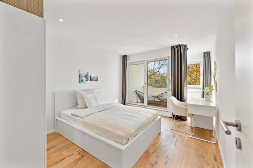 Varnhagenstraße room 2 + balcony