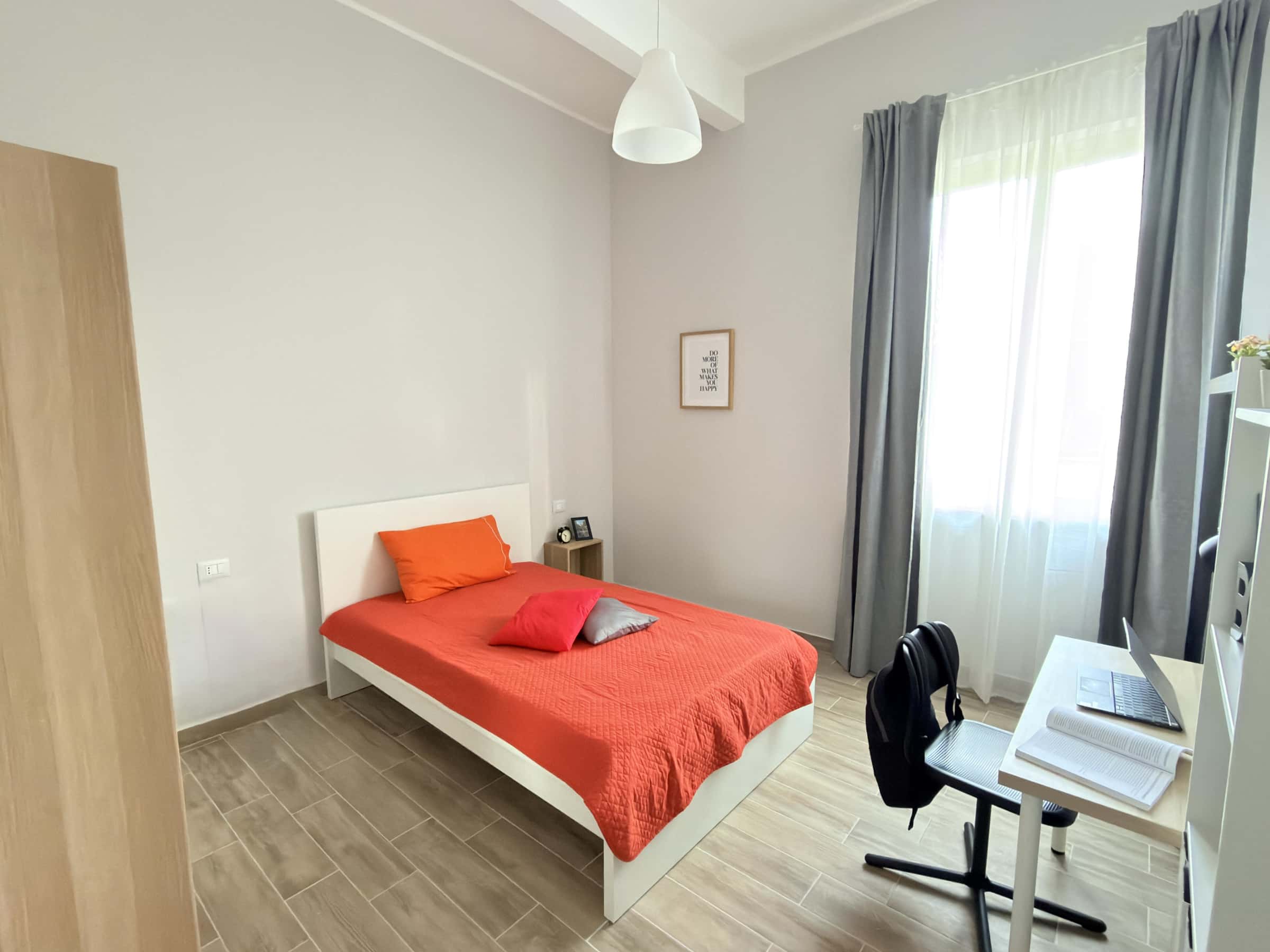 Single Room With Semi Private Bathroom – Walking Distance To Università Degli Studi “G. D’Annunzio”, - 1