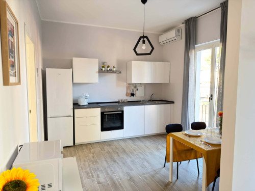 Huge Single Room with Private Bathroom – Walking Distance to Università degli Studi “G. d’Annunzio”, Pescara (Via Pindaro 42) Room n. 8 - Gallery - 10