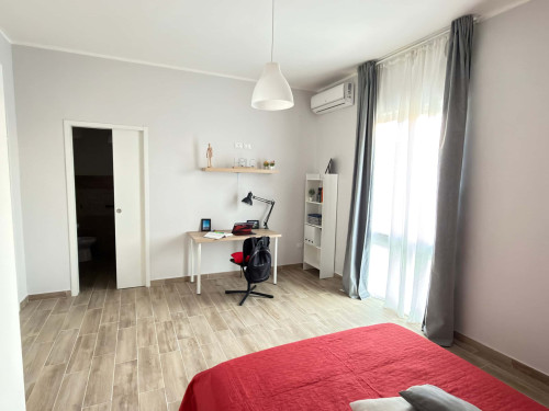 Huge Single Room with Private Bathroom – Walking Distance to Università degli Studi “G. d’Annunzio”, Pescara (Via Pindaro 42) Room n. 8 - Gallery - 14