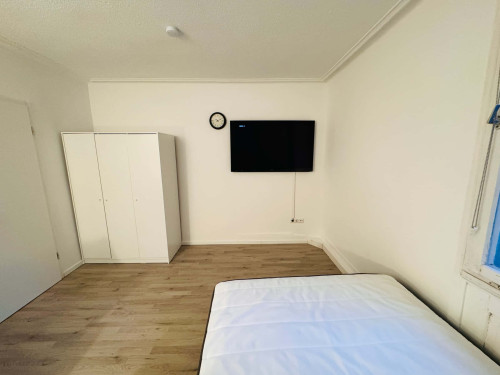 Room in Reichenbachstraße, Stuttgart for 18 m² with 5 bedrooms