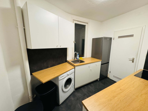 Room in Reichenbachstraße, Stuttgart for 18 m² with 5 bedrooms