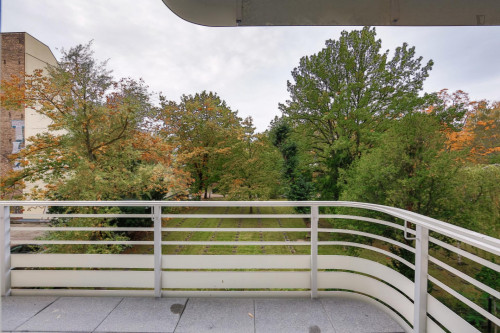 Double bedroom, with balcony, in 4-bedroom apartment