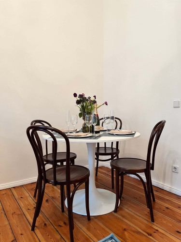 Apartment in Joachim-Friedrich-Straße, Berlin for 65 m² with 1 bedroom