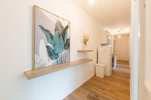 Double bedroom, with balcony, in 4-bedroom apartment