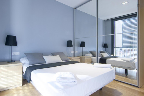 Deluxe 2-bedroom duplex apartment in Gràcia