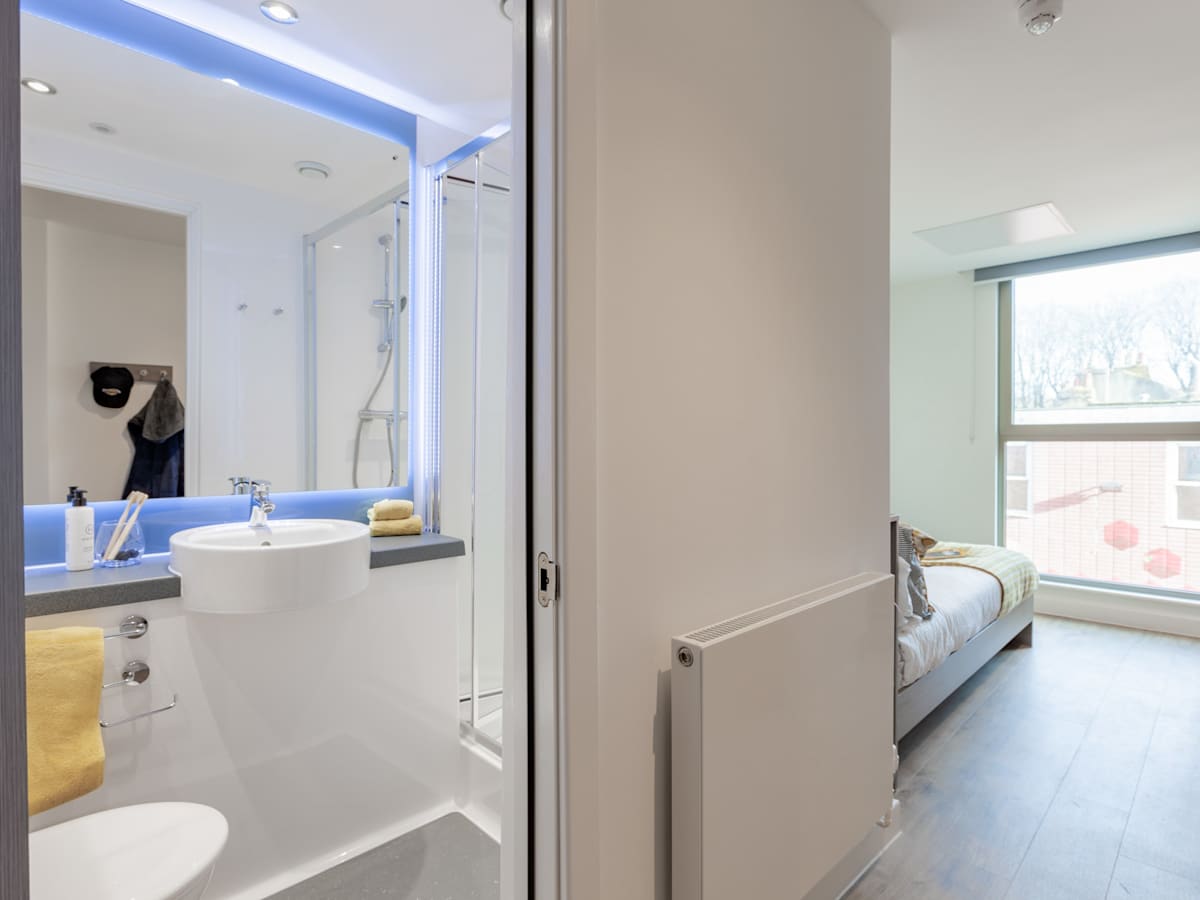  Silver En Suite  -  Pavilion Point  - Gallery -  4